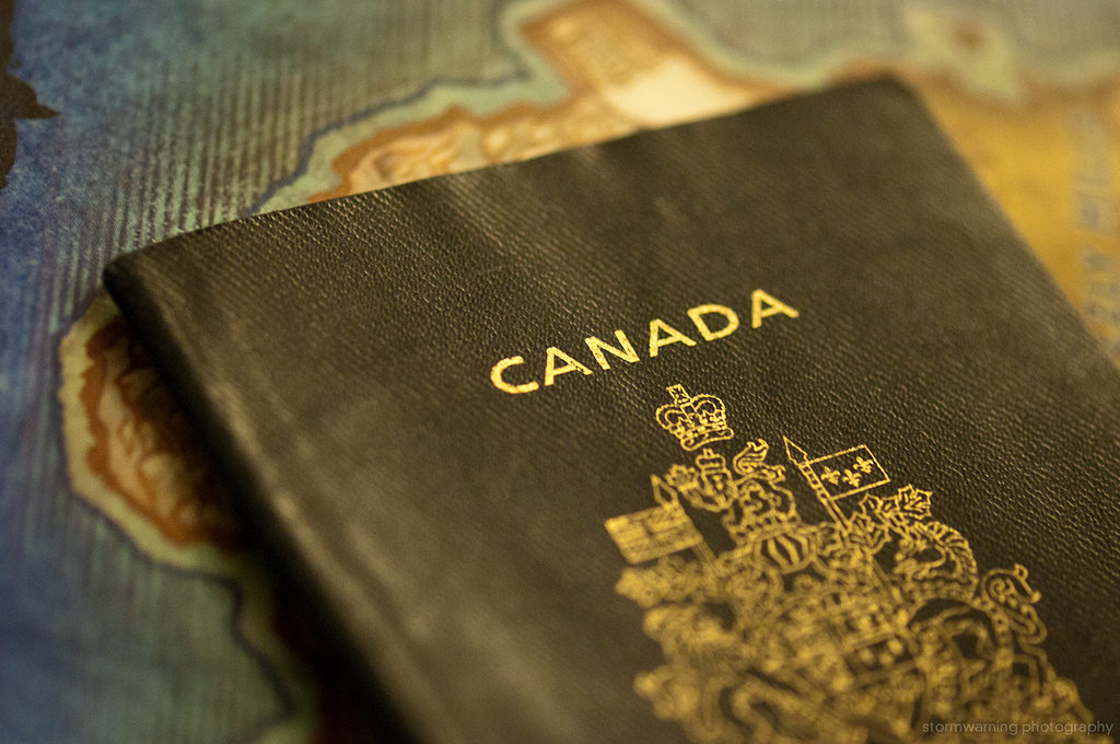 Как гражданину России получить канадское гражданство