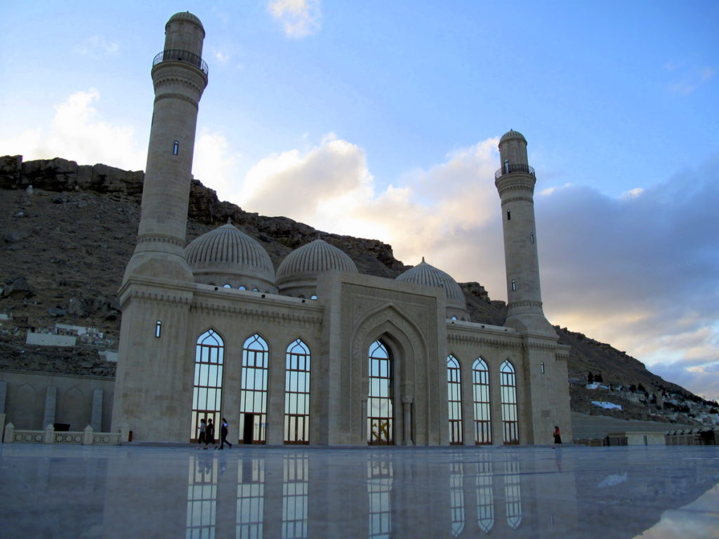Нужна ли виза и загранпаспорт для поездки в Баку
